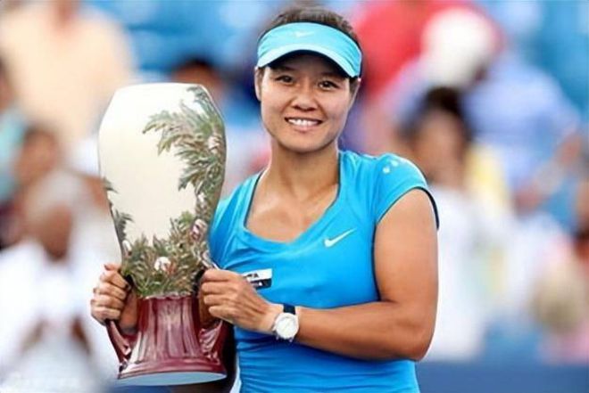 李娜最新,李娜最新动态，勇往直前，网球传奇继续闪耀，李娜最新动态，网球传奇继续闪耀，勇往直前之路持续前行